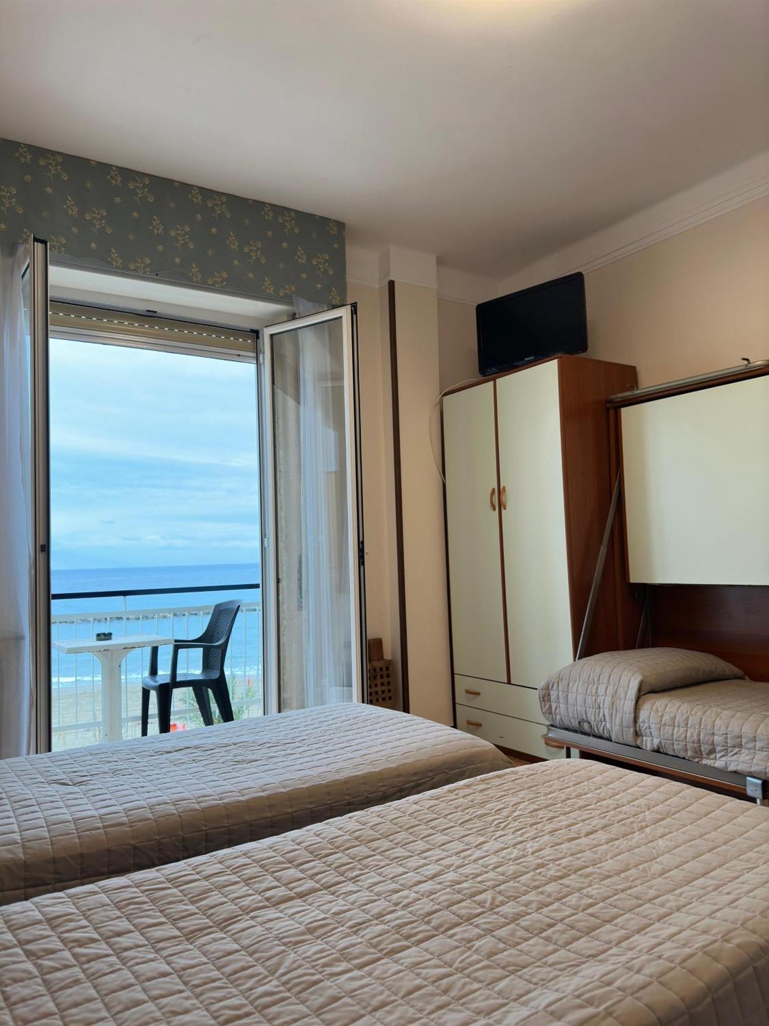 Hotel Svizzera Арма-ди-Таджа Экстерьер фото